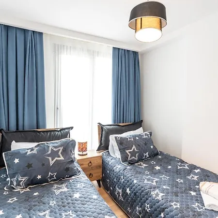 Trendy 2br Stylish, Vibrant Area *