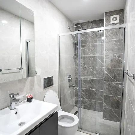 Trendy 2br Stylish, Vibrant Area Istanbul